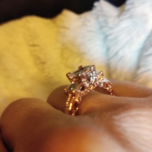 A size 7 1/2 Rose gold ring - Picture 10 of 11